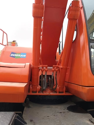 DOOSA DH140W-7 Excavateur d'occasion avec pompe hydraulique Parker Vitesse nominale 4,2 km/h