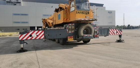 150000 kg Poids Liebherr LTM1300 Grue tout terrain Tadano TG-1000E 100T 50T Grue mobile