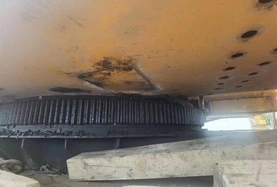 Le moteur de l'appareil doit être équipé d'un moteur de 70 tonnes.