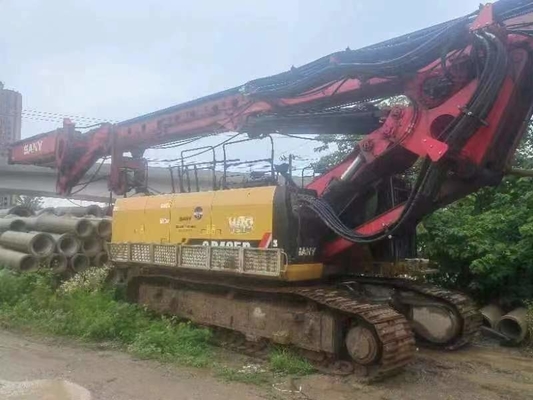 Profondeur maximale de forage de 64 m et capacité de 63 000 kg