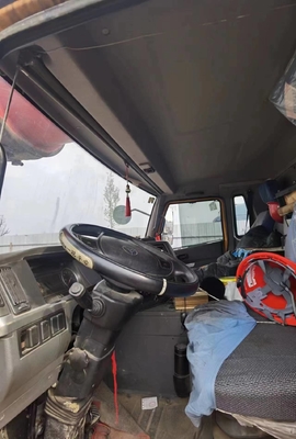 Le moteur de l'appareil doit être équipé d'un moteur de 70 tonnes.