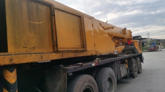 LT1130 LT1070 LT1055 130T 70T 55T 100T Grue de camion avec une hauteur de levage maximale de 48 m