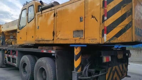 LT1130 LT1070 LT1055 130T 70T 55T 100T Grue de camion avec une hauteur de levage maximale de 48 m