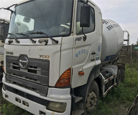 12000 KG de béton 12,9L utilisé HINO700ZOU camion mélangeur pour la construction à un prix abordable