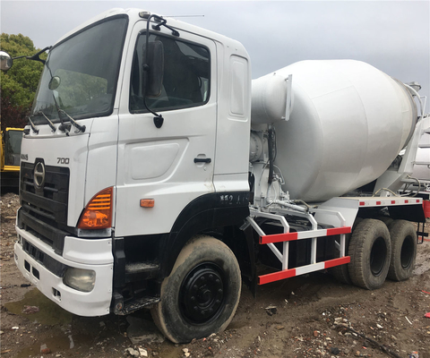 Camion à béton HINO 700 d'occasion avec 24120*9940*17190 mm de contour à un prix abordable
