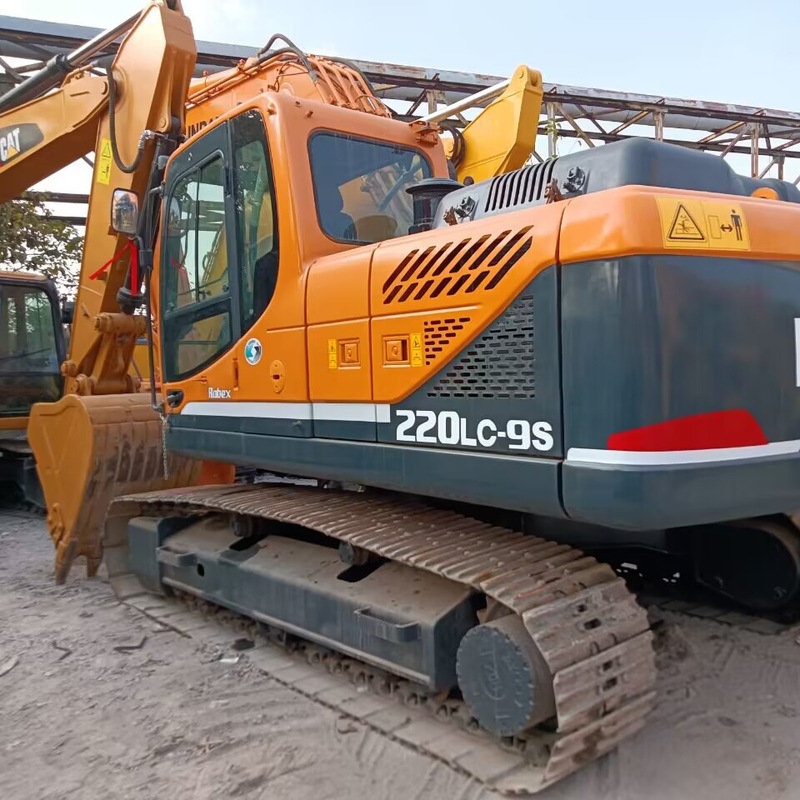 4600MM Hauteur maximale de creusement Excavatrice utilisée à 4,2 km/h Vitesse nominale pour les projets de construction