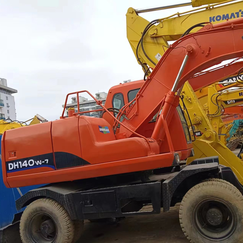 DOOSA DH140W-7 Excavateur d'occasion avec pompe hydraulique Parker Vitesse nominale 4,2 km/h