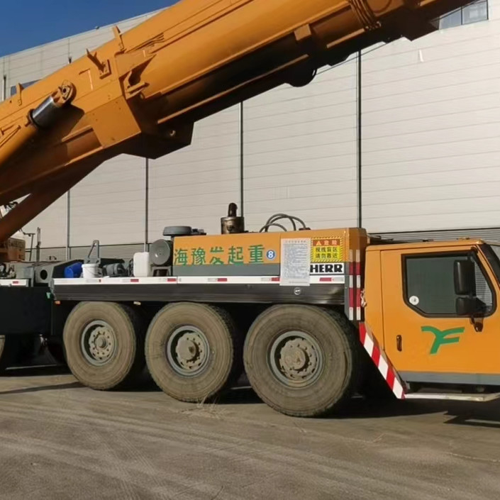 150000 kg Poids Liebherr LTM1300 Grue tout terrain Tadano TG-1000E 100T 50T Grue mobile